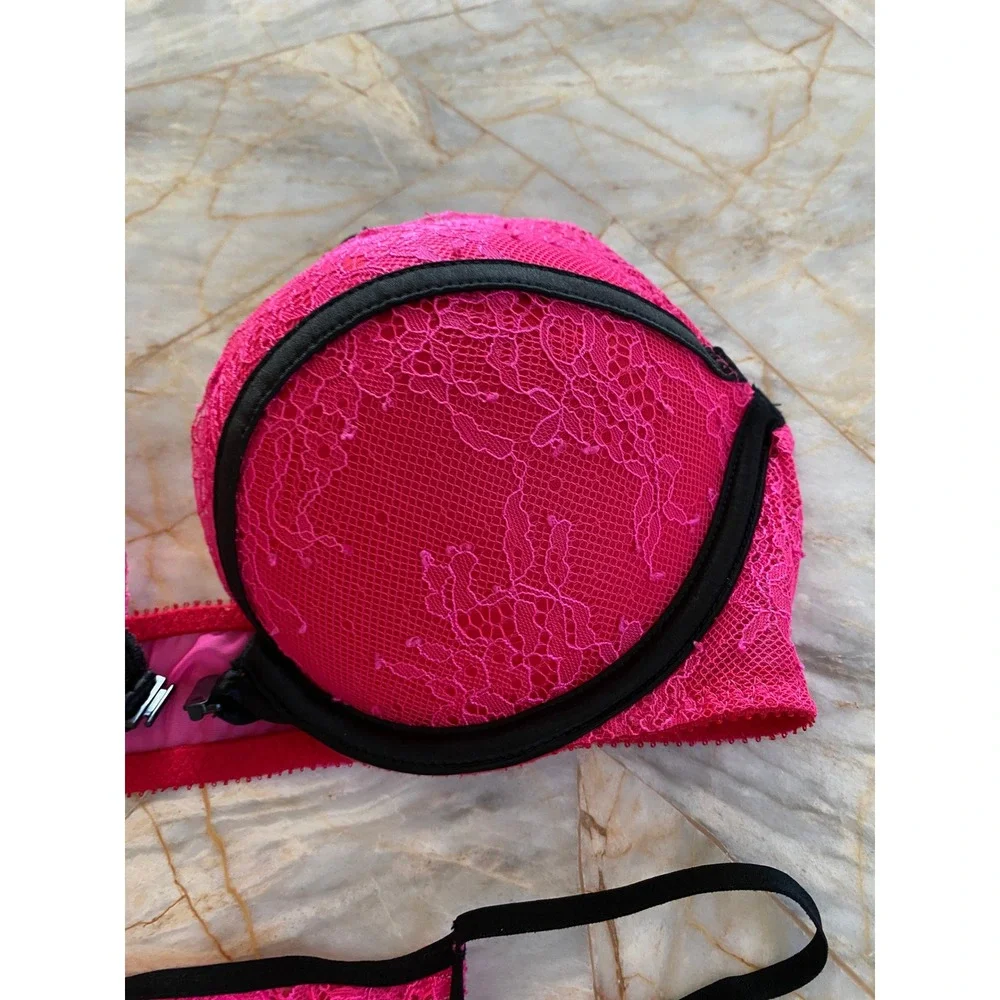 Victoria's Secret Bombshell Plunge Bra 34A and Thong Set Pink Lace Front Clasp